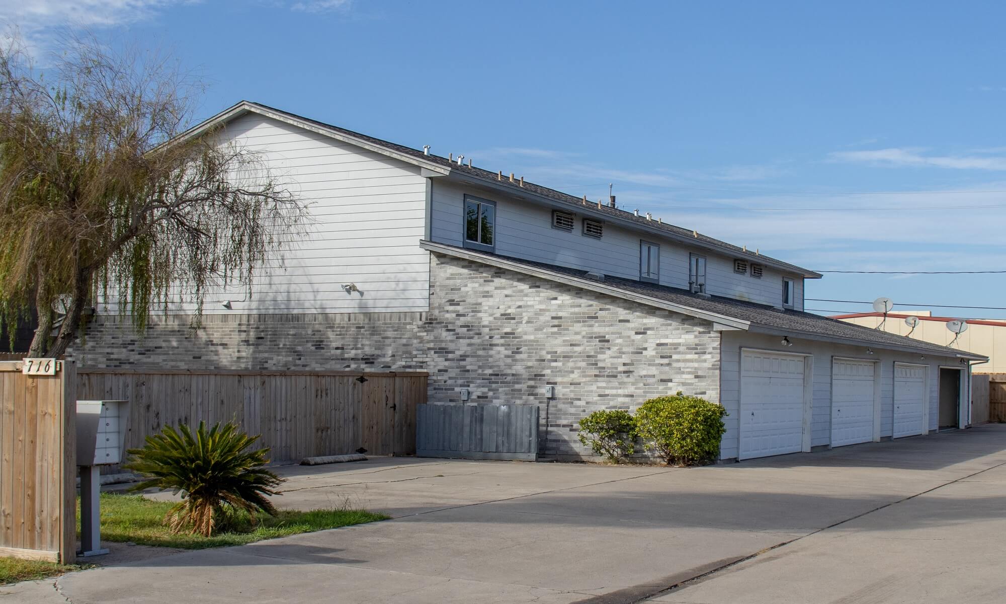 Back view of Bayview Apartments